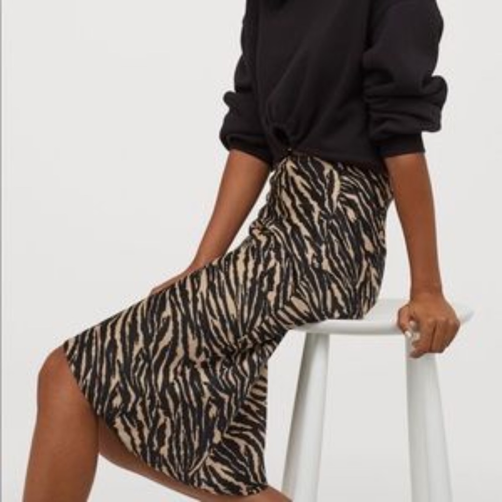 H&M tiger stripped midi satin skirt